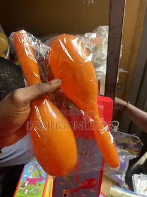 Alice Maracas Pairs
