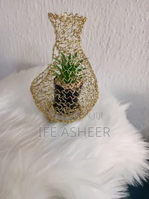 Gold Flower Vase for Shelves Tables 003