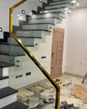 Spigot Base With Gold Top Glass Railing