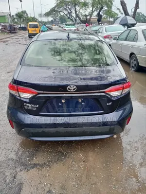 Toyota Corolla LE 2021 Blue