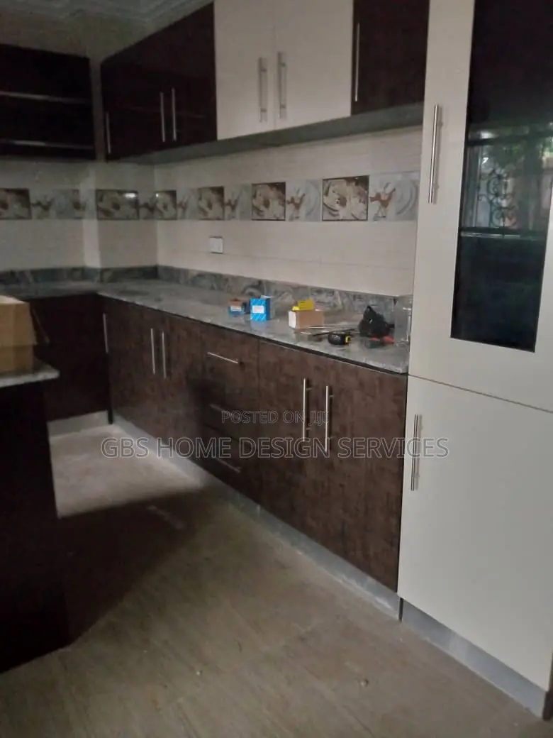 Luxurious Kitchen Cabinet