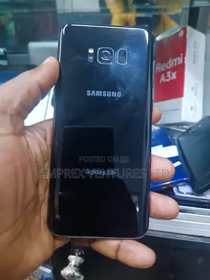 Photo - Samsung Galaxy S8 Plus 64 GB Black