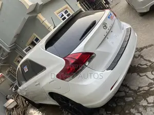 Photo - Toyota Venza 2015 White