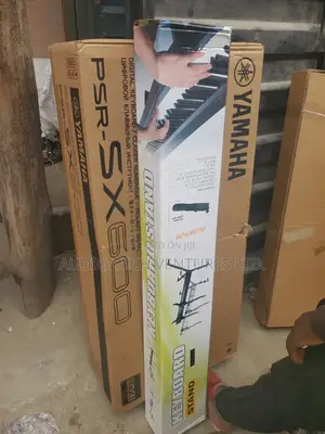 Sx600 Yamaha Keyboard With Stand