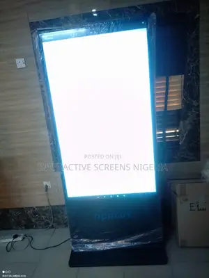 65 Inches Interactive Advertising Signage Screen