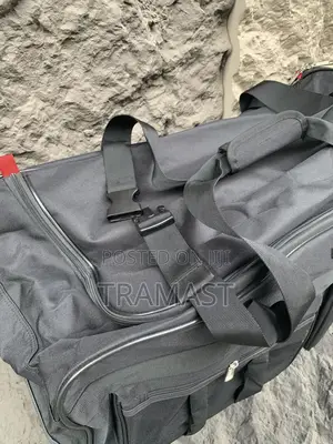 Large Omaya Black Duffle Back With Wheels