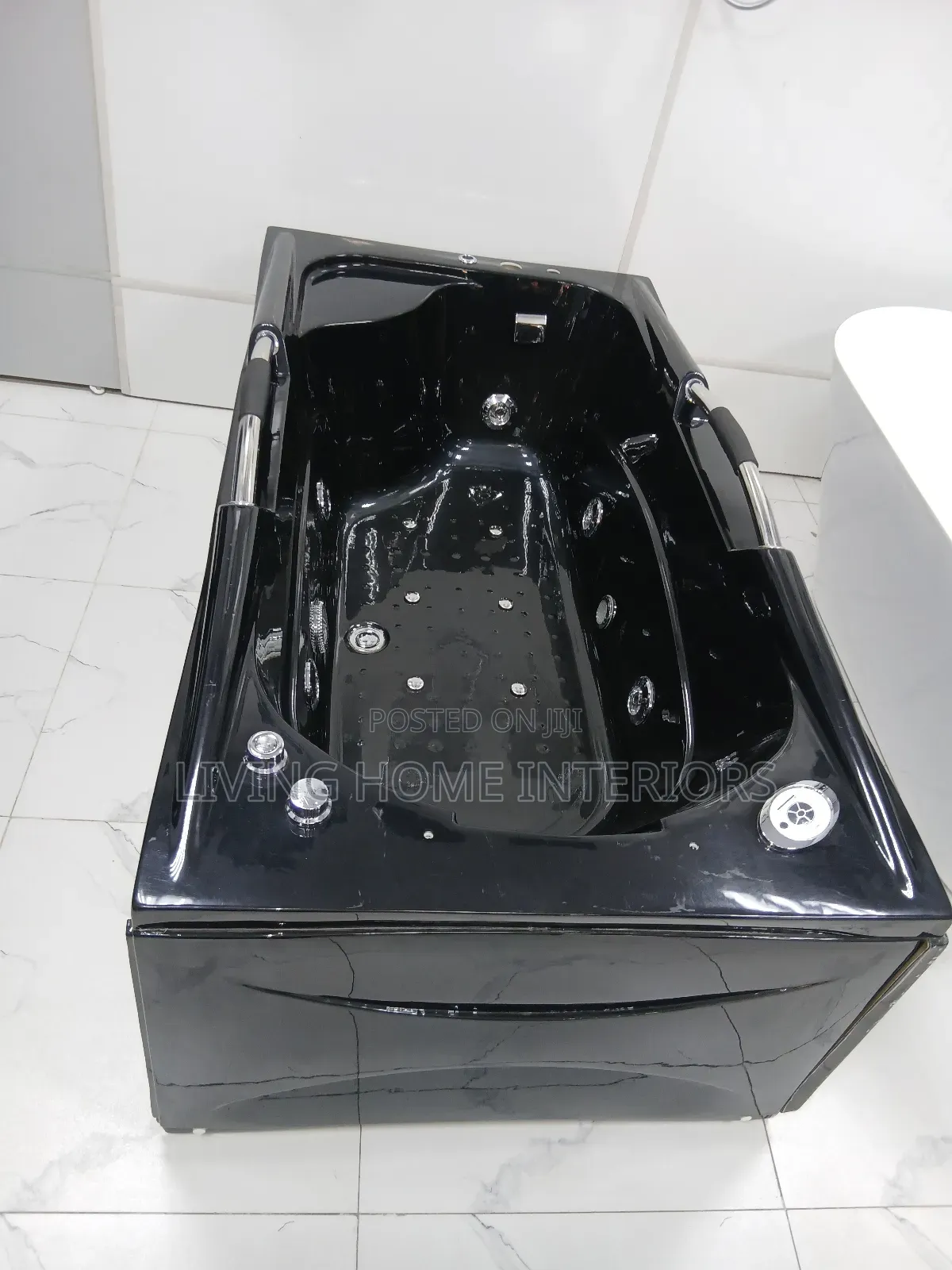 Black Single Jacuzzi