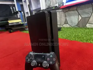 Playstation 4 Slim Blaxk