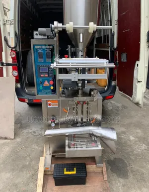1kg Granule Packing Machine With Auto Loader and Conveyor