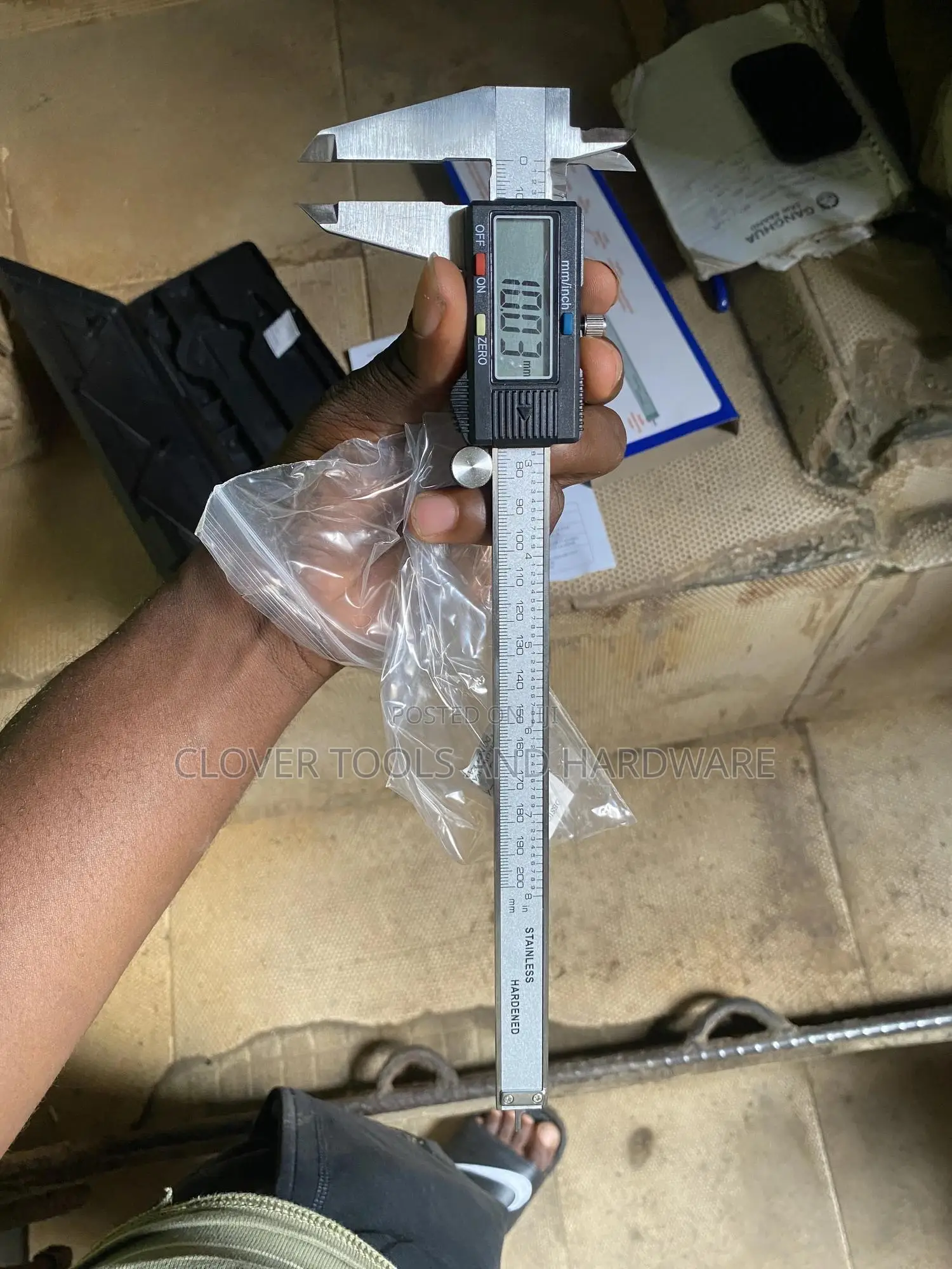 Digital Caliper 8” / 200mm