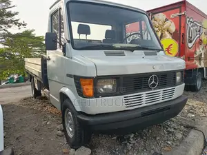 Mercedes Mini Truck