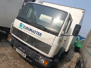 Mercedes Benz 814 Cargo Truck 2000 White