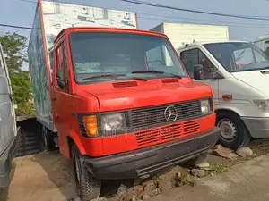 Mercedes Benz 307 Mini Truck