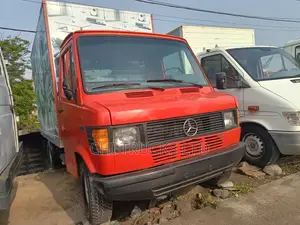 Mercedes Benz 307 Mini Truck