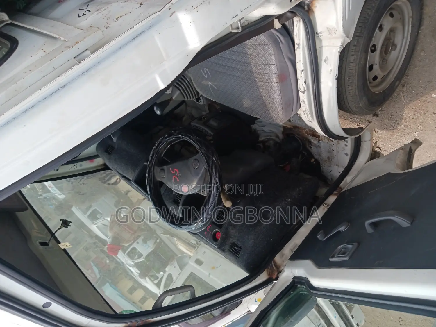 Daihatsu Hijet 2012 White