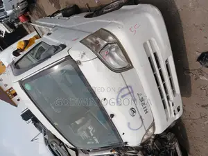 Daihatsu Hijet 2012 White