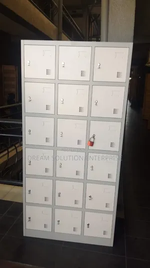 18 Worker Locker Station