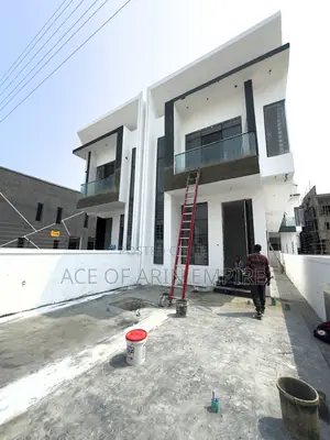 4bdrm Duplex in Ikota for sale
