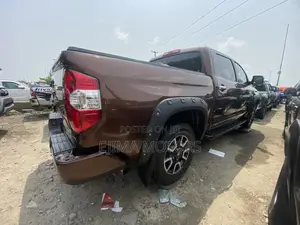 Toyota Tundra 2018 Brown