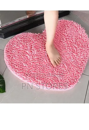 Fluffy Foot Mat Heart Shaped