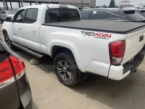 Toyota Tacoma TRD Sport 2017 White