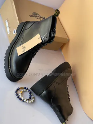 Dr Marten Boot High Sole