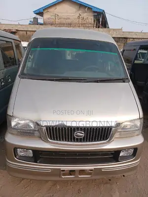 Suzuki Every 2010 Gold
