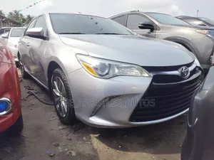 Toyota Camry 2016 Silver