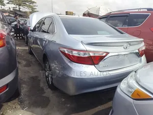 Toyota Camry 2016 Silver