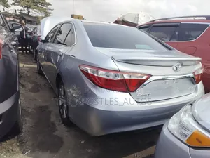 Toyota Camry 2016 Silver