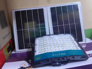 200w Dual Panel Solar Flood Light