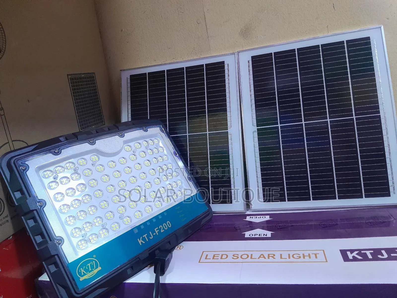 200w Dual Panel Solar Flood Light