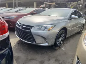 Toyota Camry 2016 Silver