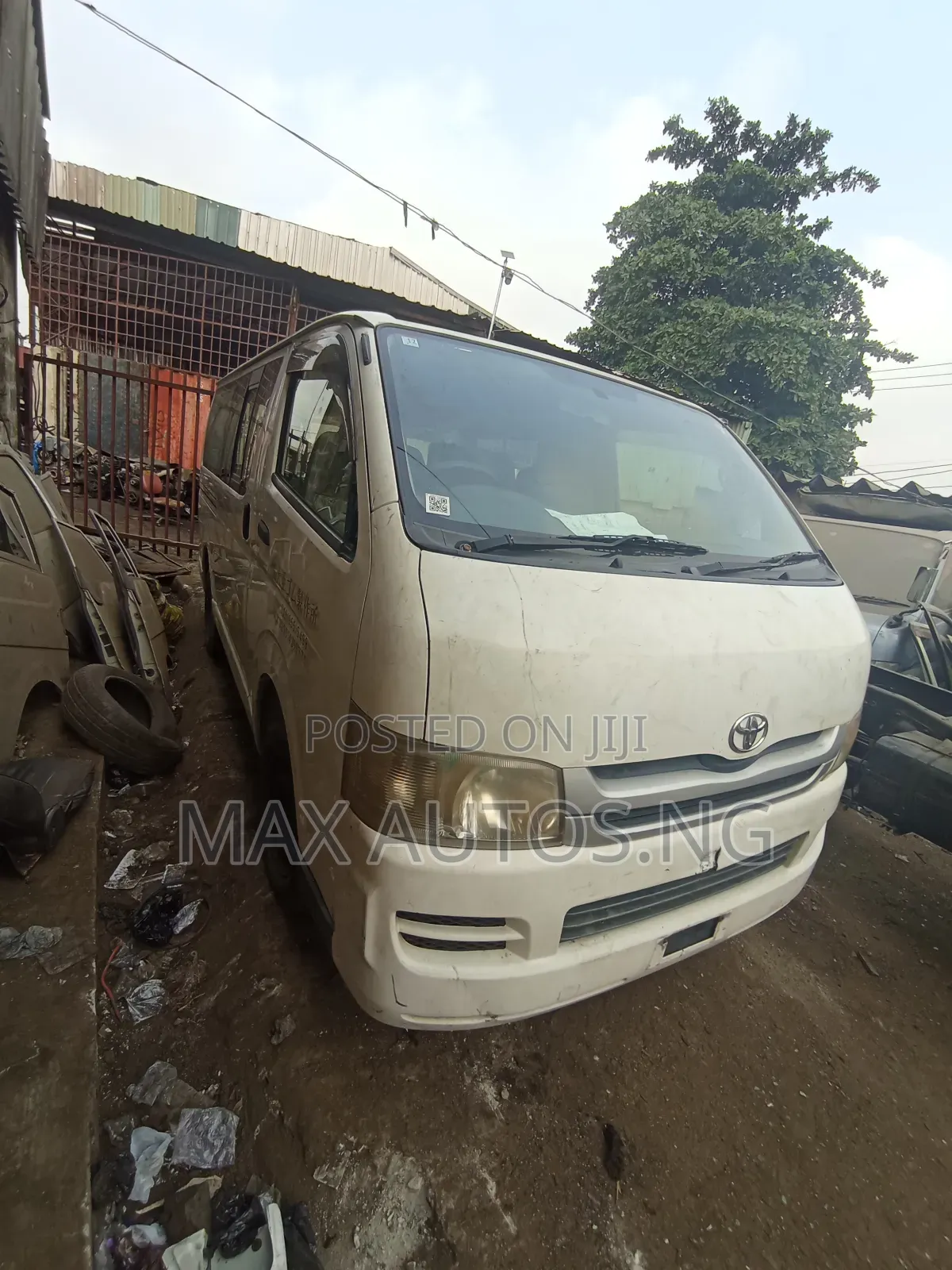 Toyota HiAce 2009 White