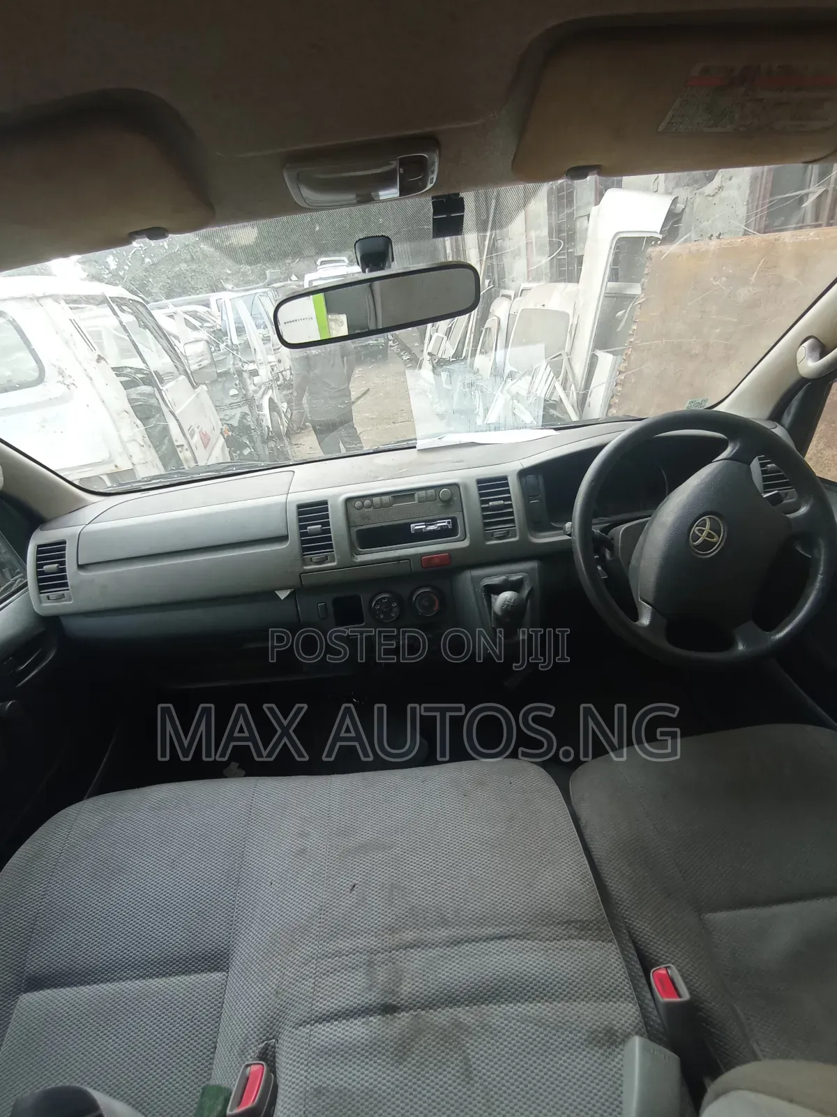 Toyota HiAce 2009 White