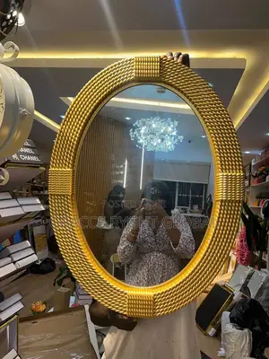 Oval Rattan Edges Decorative Mirror