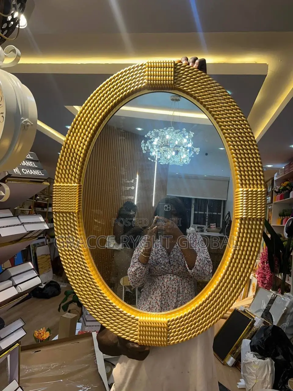 Oval Rattan Edges Decorative Mirror