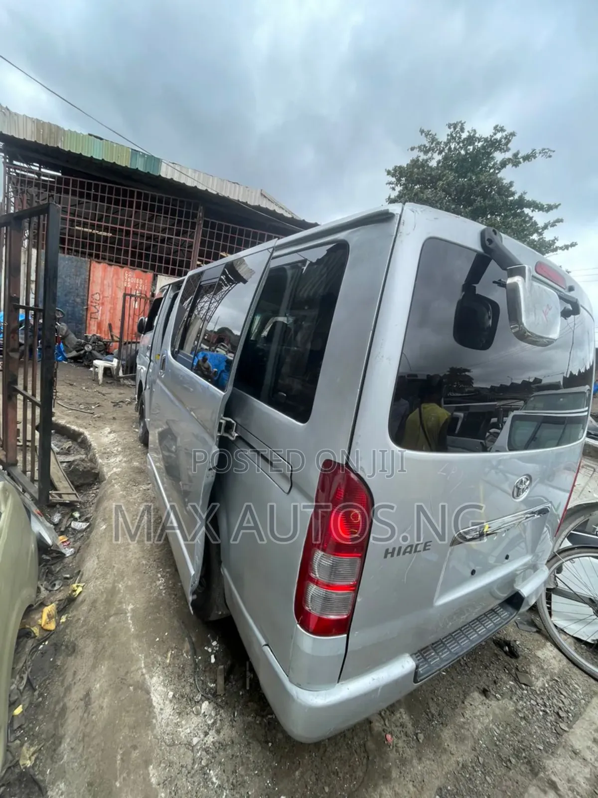 Toyota HiAce 2009 Silver