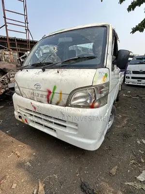 Photo - Latest Model Daihatsu Hijet Truck