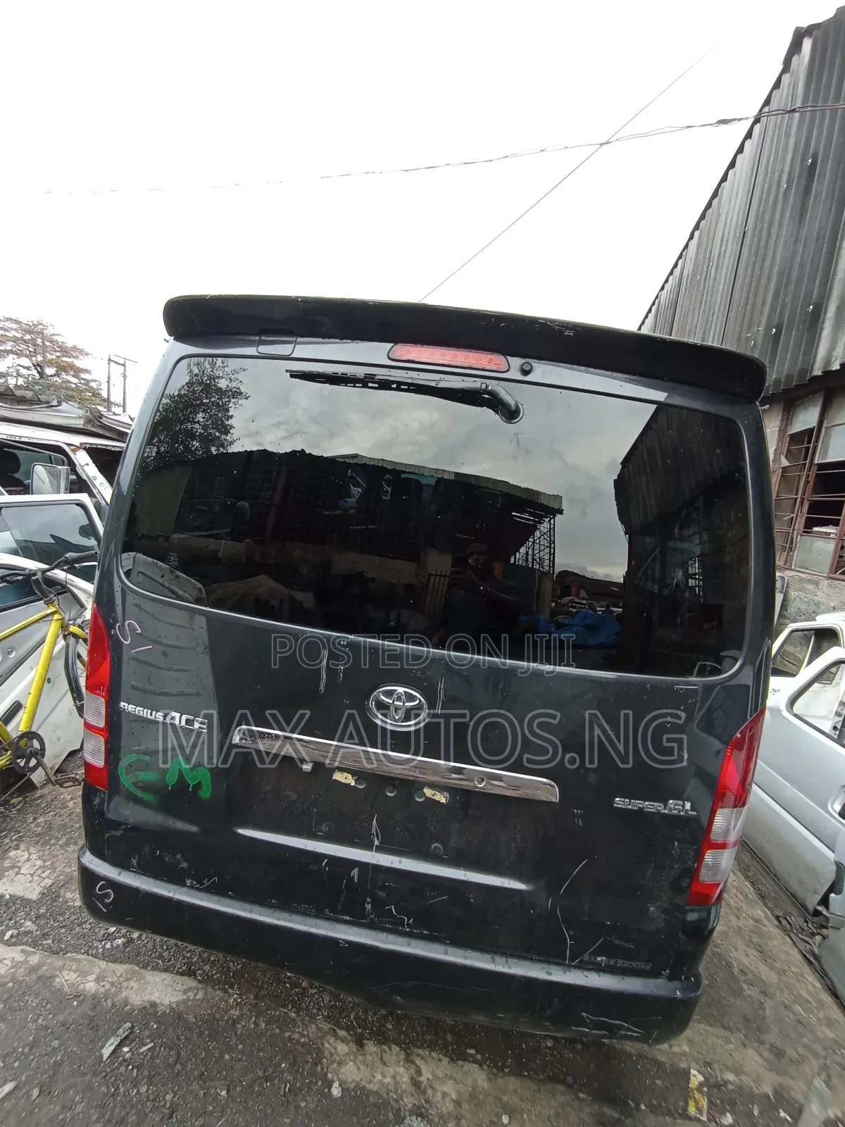 Toyota HiAce 2013 Black