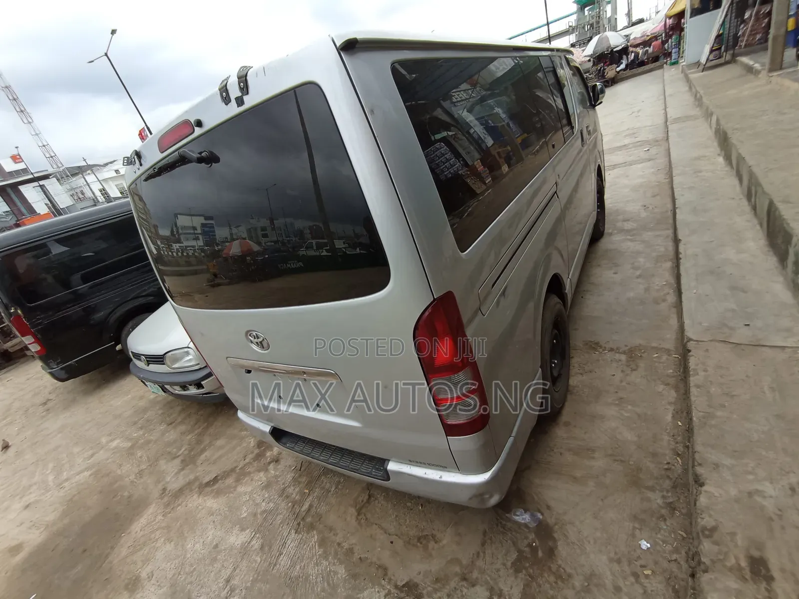 Toyota HiAce 2010 Grey