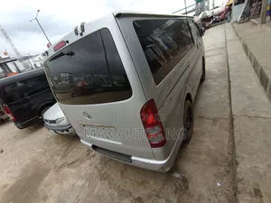 Toyota HiAce 2010 Grey