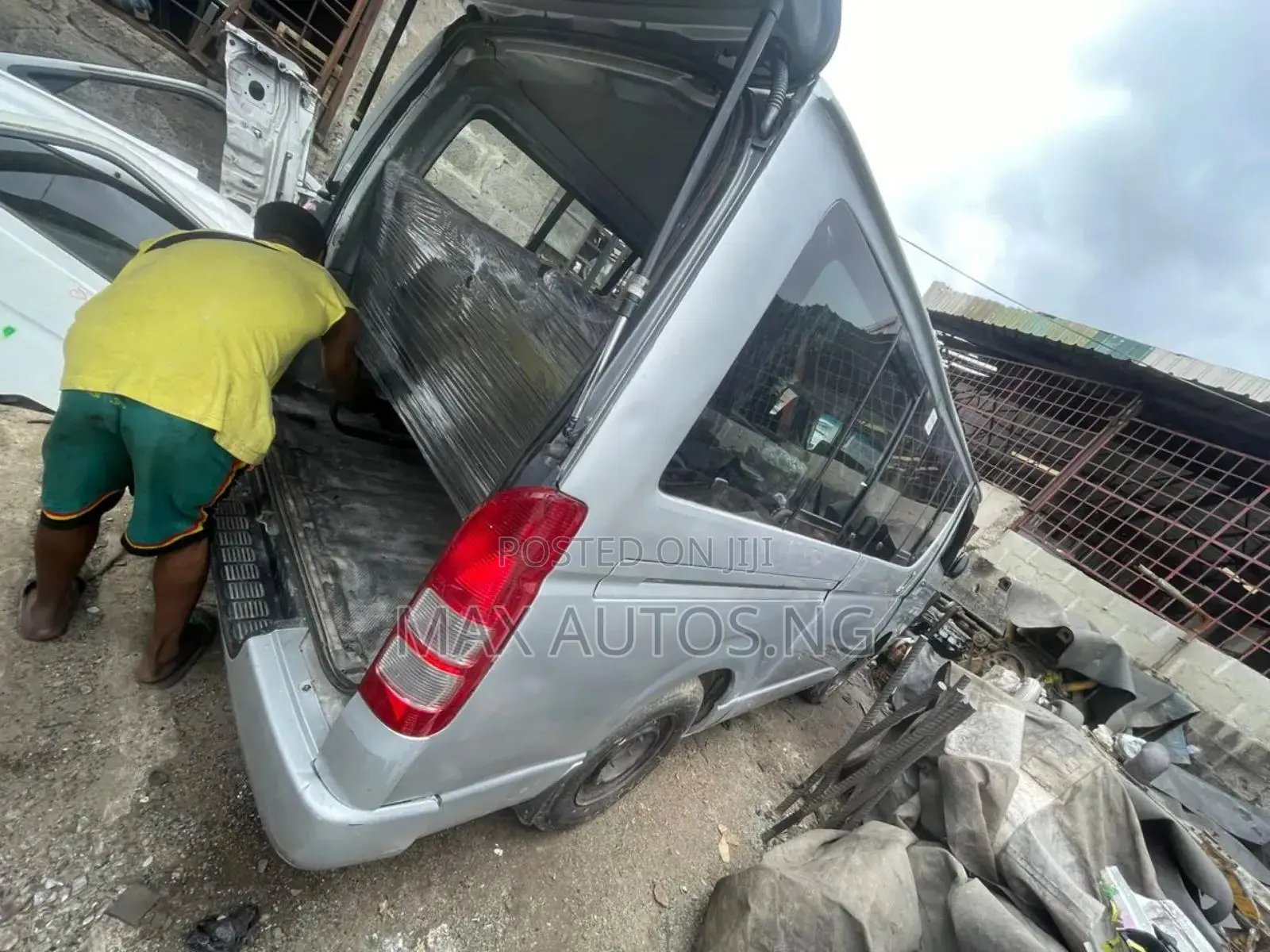 Toyota HiAce 2009 Silver