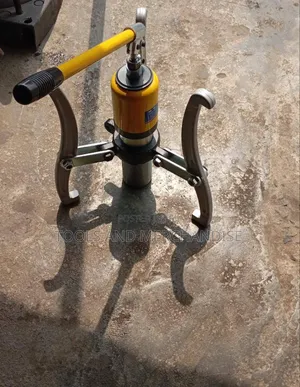 Hydraulic 3 Jaw Bearing Puller 30 Ton