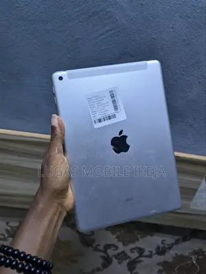 Apple iPad 9.7 128 GB Silver