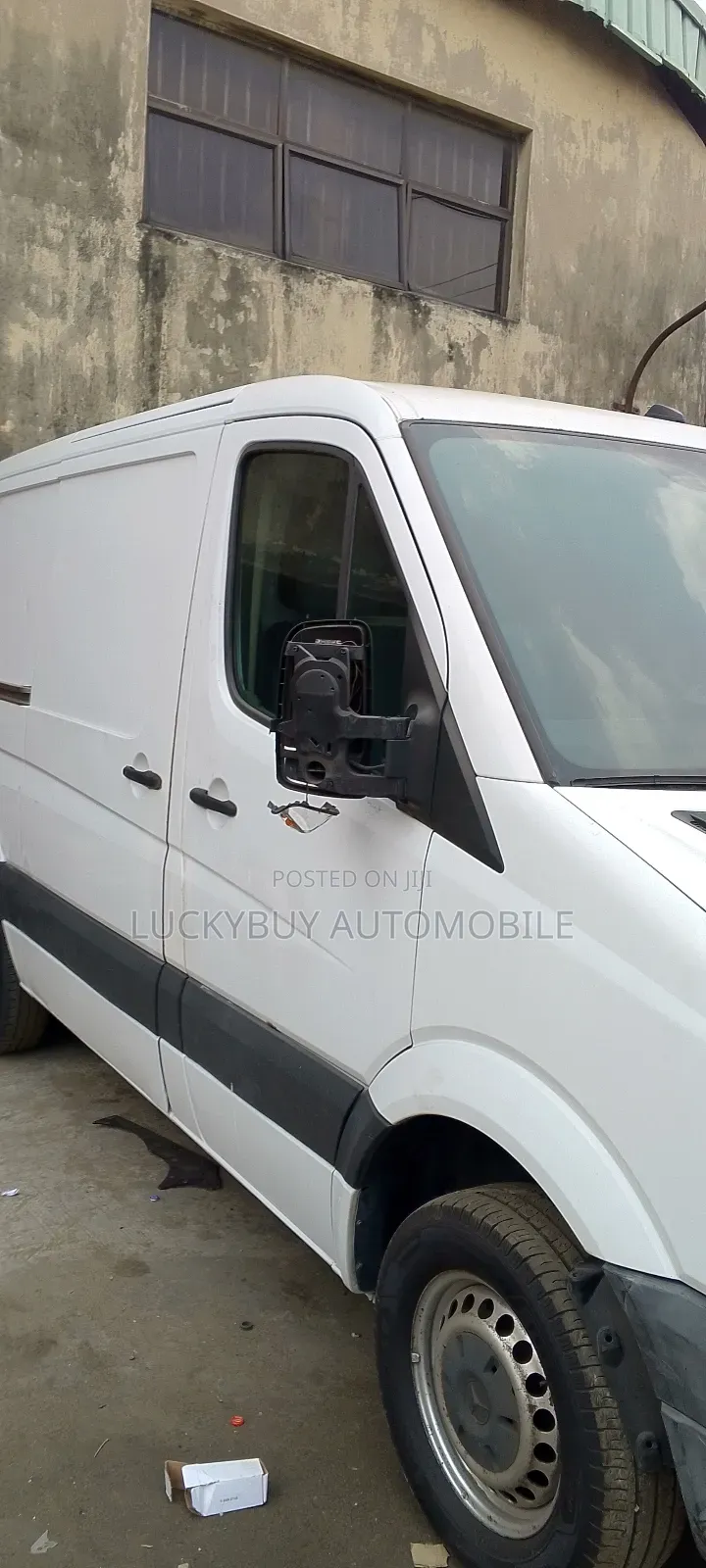 Mercedes-Benz Sprinter 2005 White