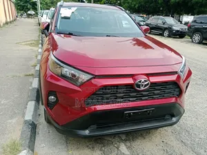 Toyota RAV4 XLE AWD 2020 Red