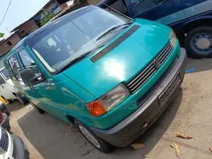 Volkswagen Transporter 2000 Green