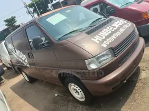 Volkswagen Transporter 2004 Brown