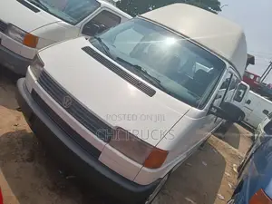 Volkswagen Transporter 2002 White